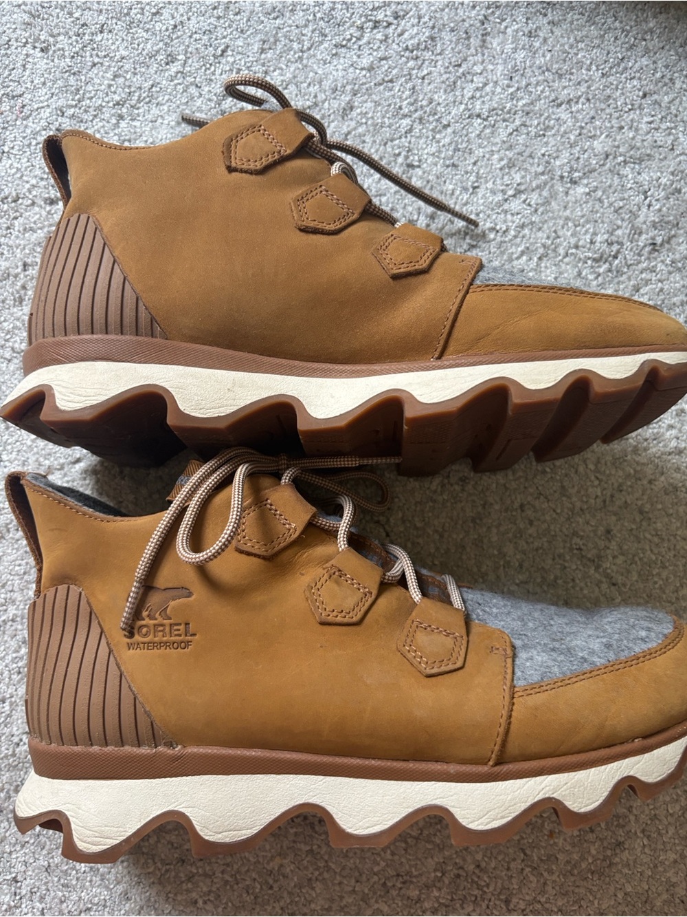 Sorel Kinetic Caribou Women's Tan and Gray Winter Lace-Up Boots, Sz 10 - Picture 5 of 11